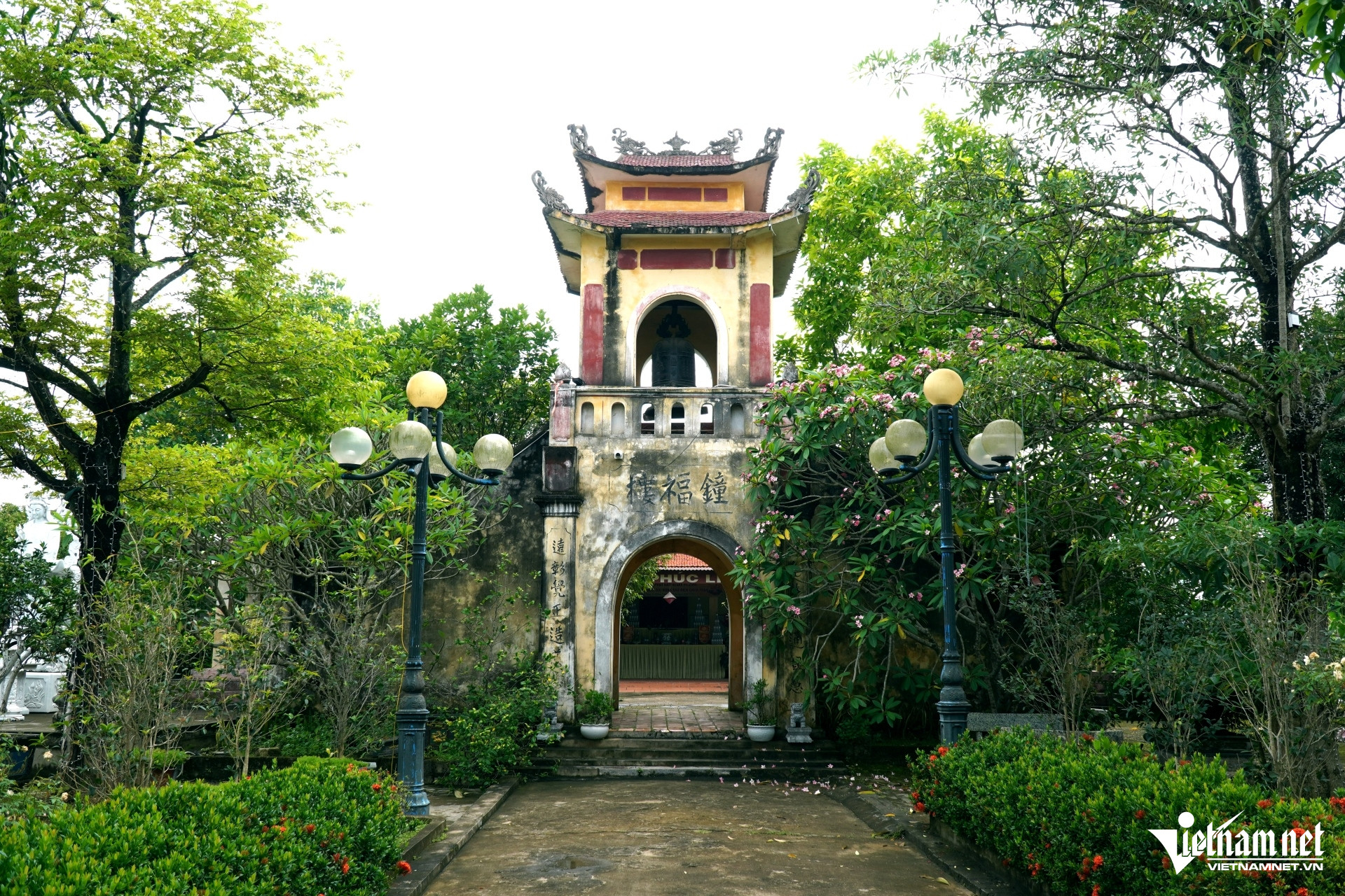 W-a2Gác chuông cổ.JPG.jpg