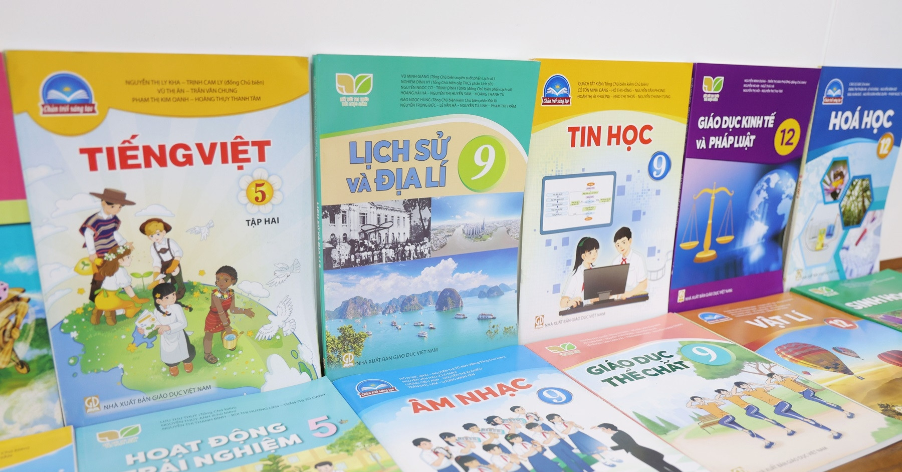 Đang rà soát để sửa sách giáo khoa sau sáp nhập tỉnh, thành từ 1/7