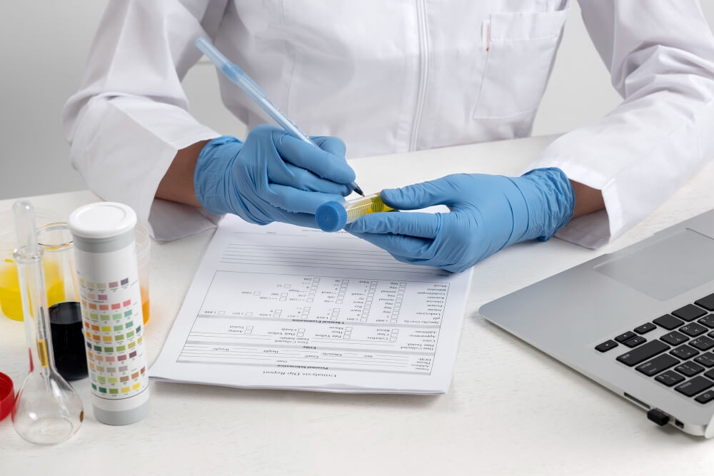 Bất ngờ với lý do người vợ trẻ ôm tờ xét nghiệm ADN khóc nức nở