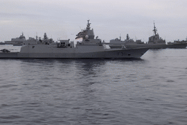 Bên trong 'thành trì nổi' hàng tỷ đô: Vũ khí trên biển mạnh nhất thế giới