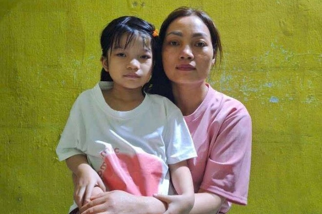 Con gái bị tim bẩm sinh, mẹ nghèo bất lực không lo đủ 80 triệu đồng cứu con