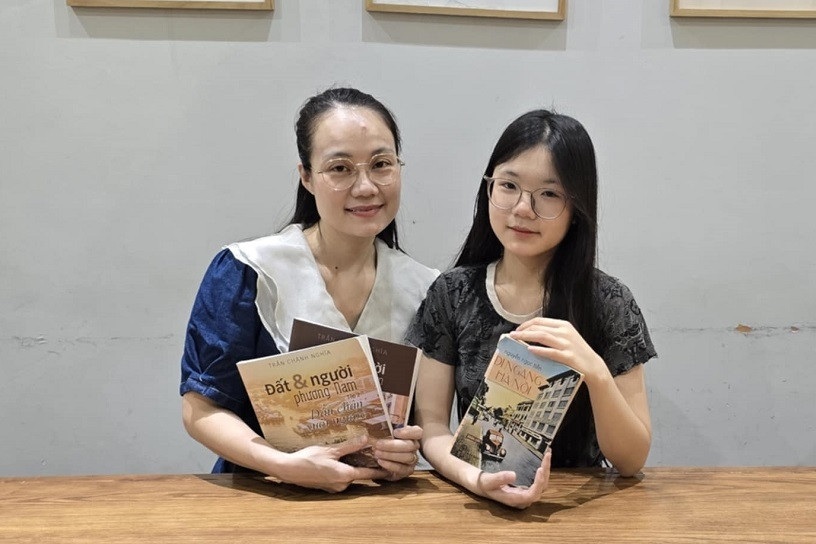 Gia đình là môi trường quan trọng nhất trong truyền thụ văn hoá và tiếng Việt