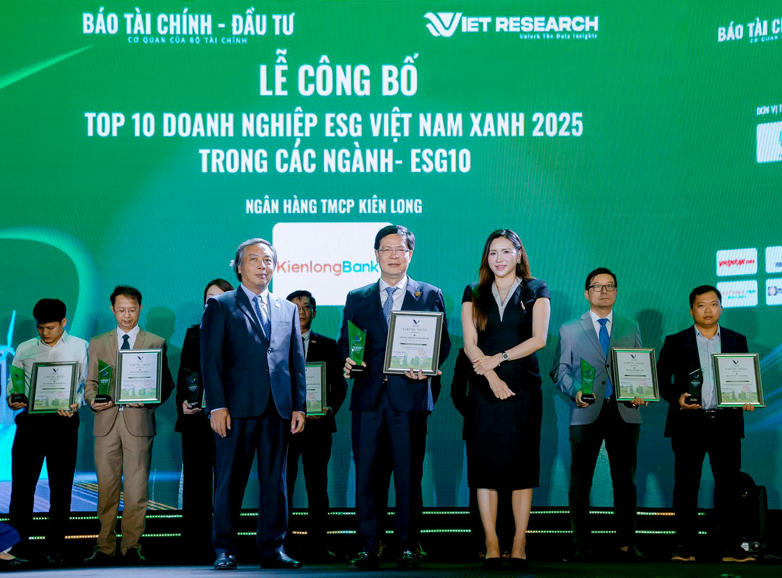 kienlongbank logo 30 nam giai thuong esg10.jpeg