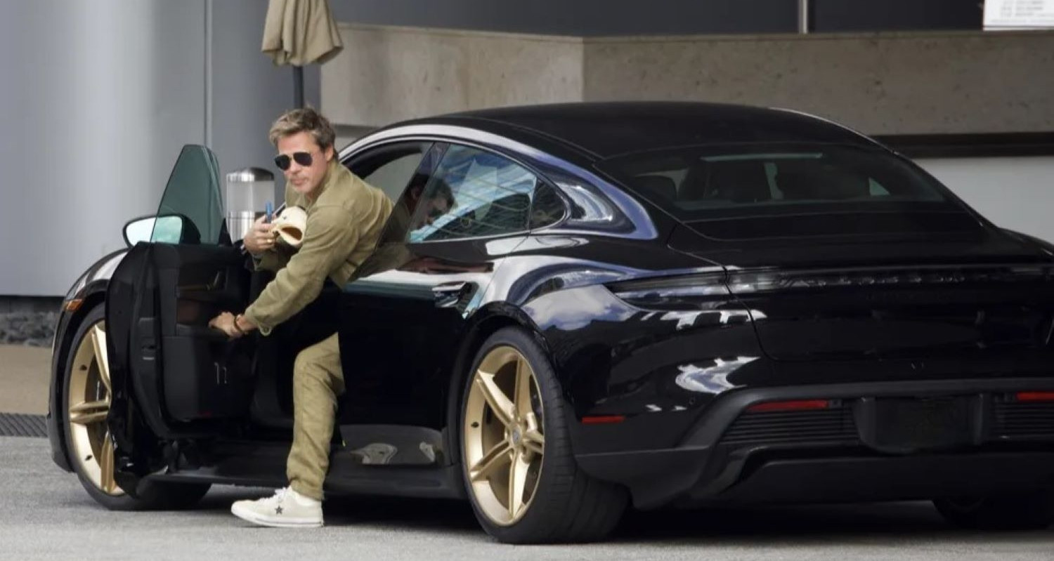 Ngắm dàn 'xế khủng' nằm trong gara của ngôi sao Brad Pitt