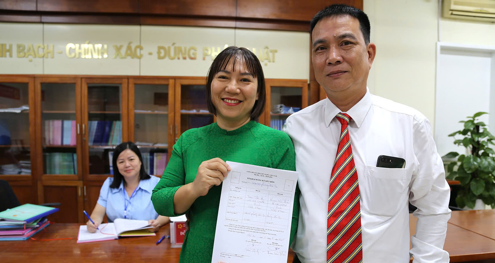 Ngày đầu cả nước vận hành chính quyền 2 cấp: Những &amp;apos;vị khách&amp;apos; đầu tiên với thủ tục đặc biệt