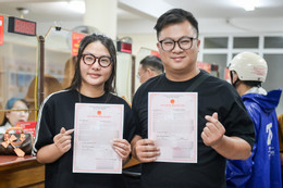 Nhiều cặp đôi ở Ninh Bình chọn ngày đầu sáp nhập tỉnh để đăng ký kết hôn