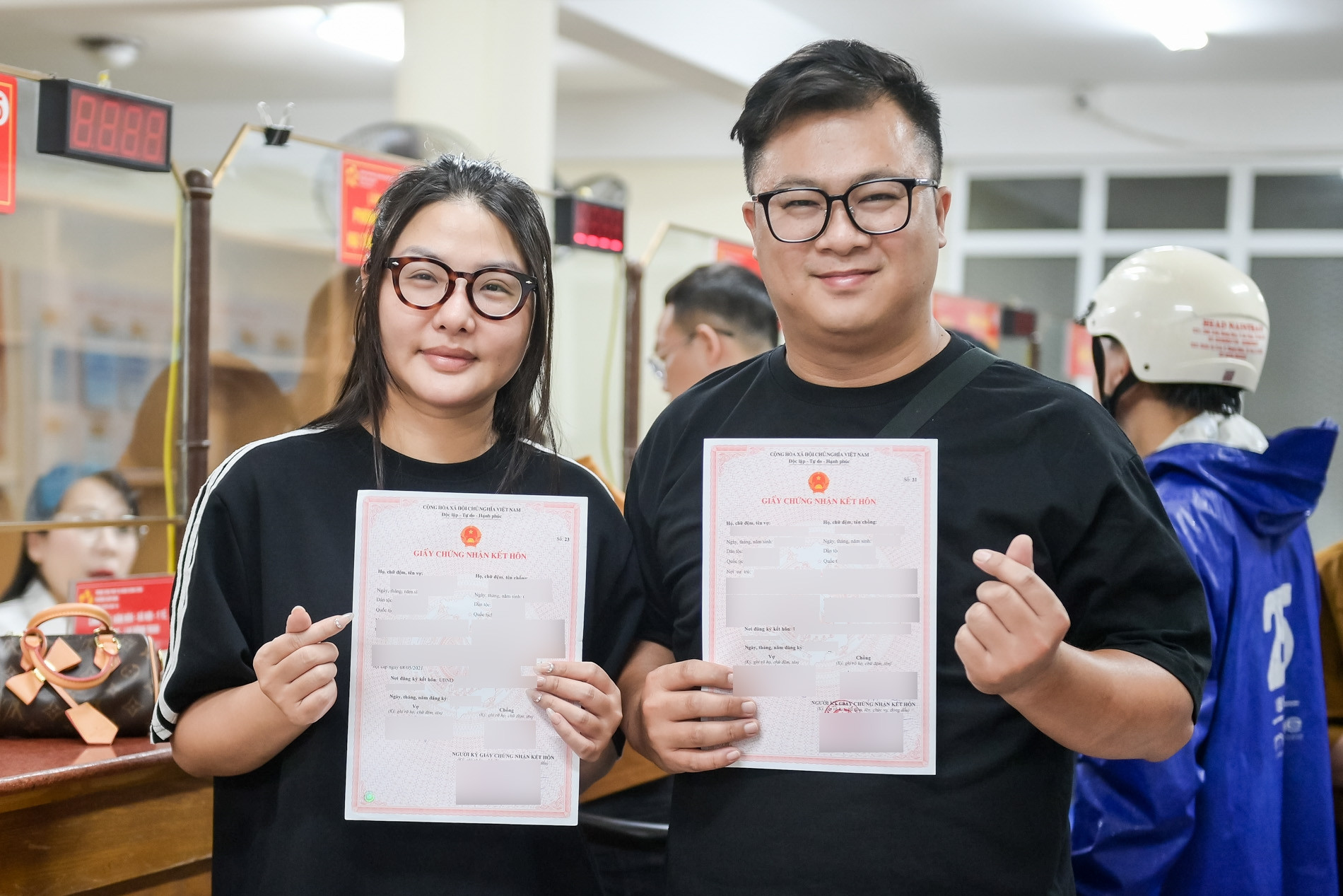 Nhiều cặp đôi ở Ninh Bình chọn ngày đầu sáp nhập tỉnh để đăng ký kết hôn