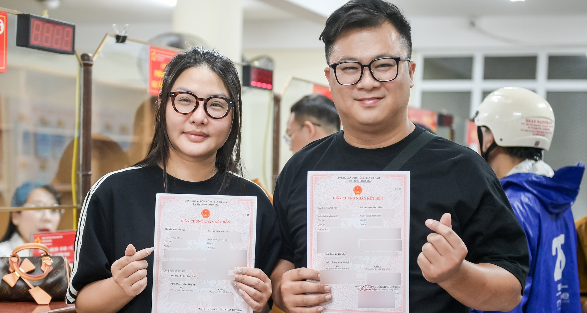 Nhiều cặp đôi ở Ninh Bình chọn ngày đầu sáp nhập tỉnh để đăng ký kết hôn