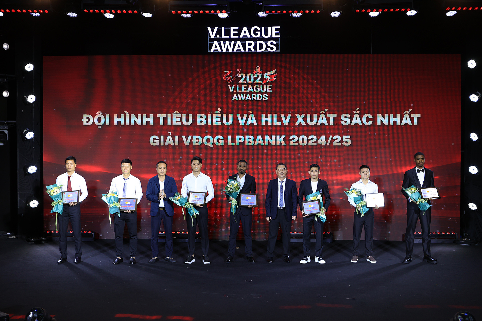 جوائز الدوري الخامس 2.JPG