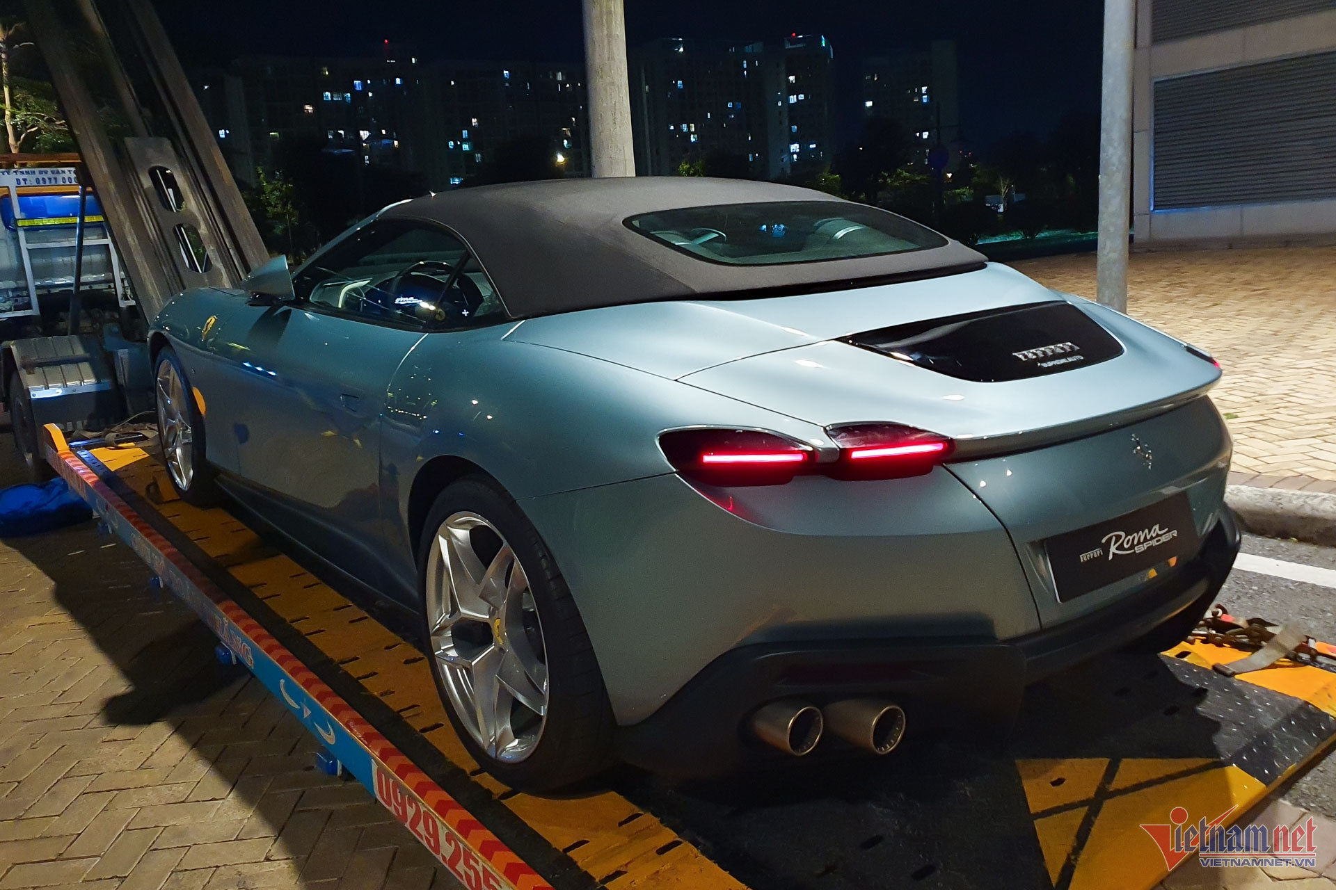 W-Ferrari Roma Spider Vietnamnet 13.jpg