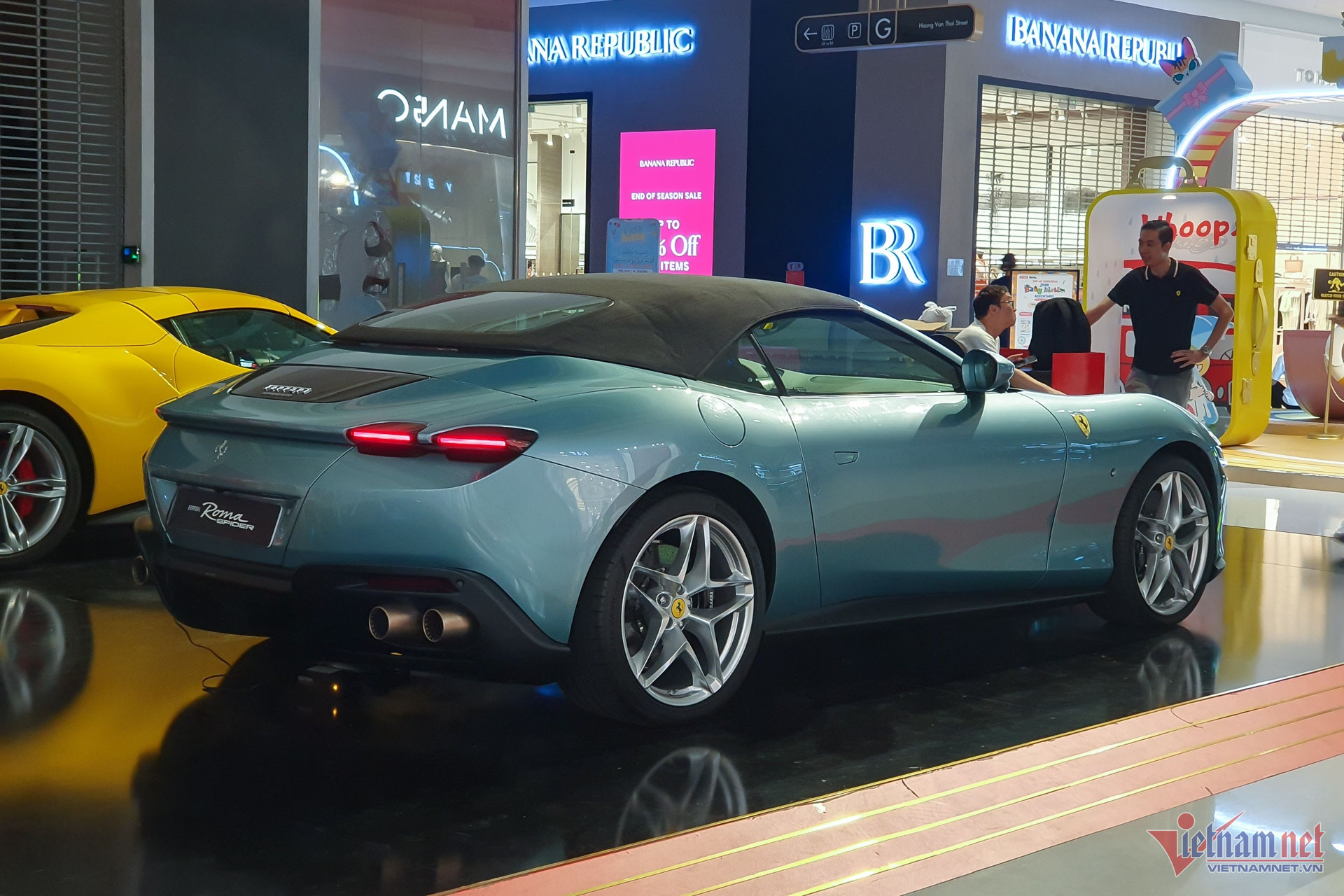 W-Ferrari Roma Spider Vietnamnet 6.jpg