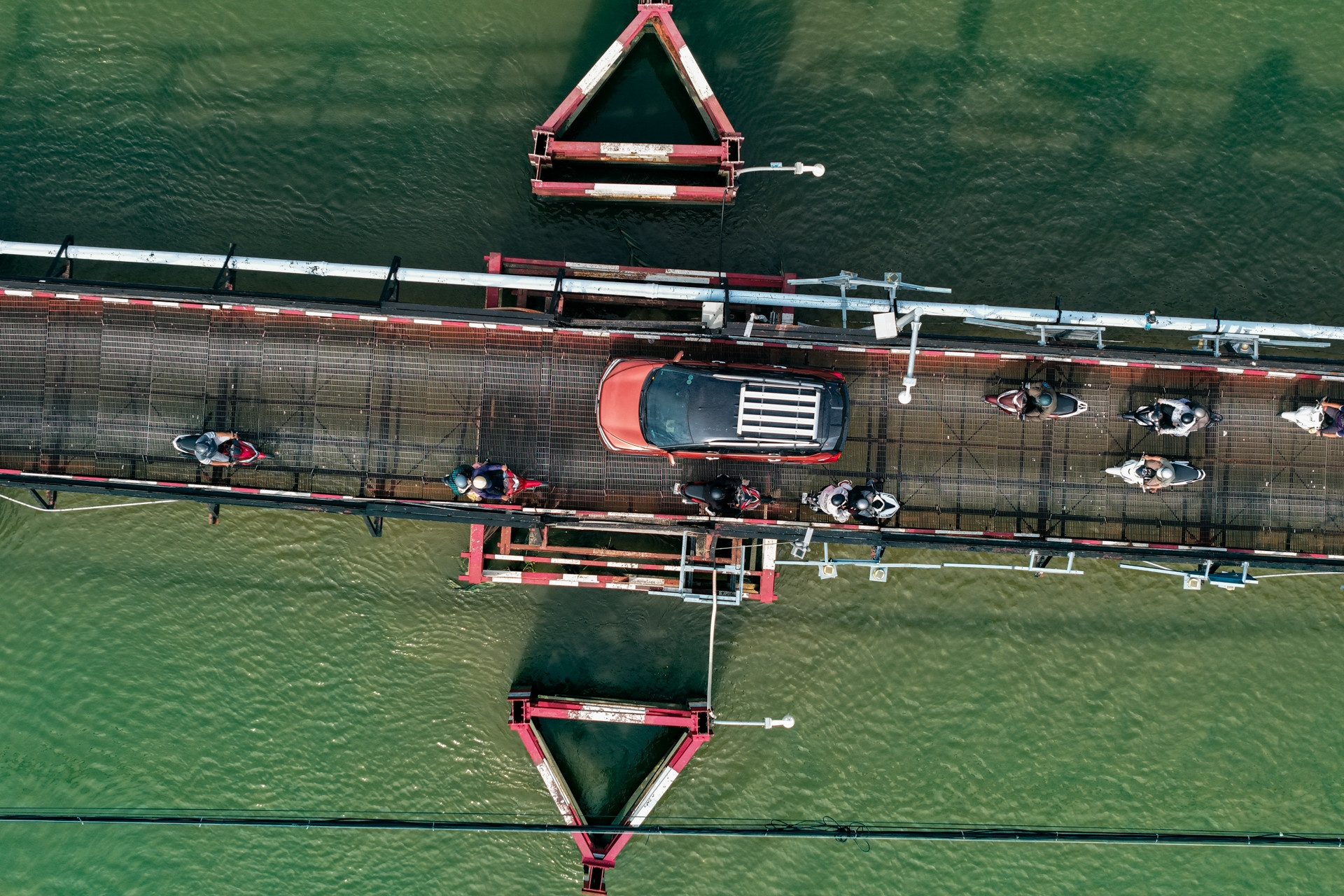 Cầu sắt hơn 50 năm tuổi ở TPHCM trước khi được xây mới với 500 tỷ đồng