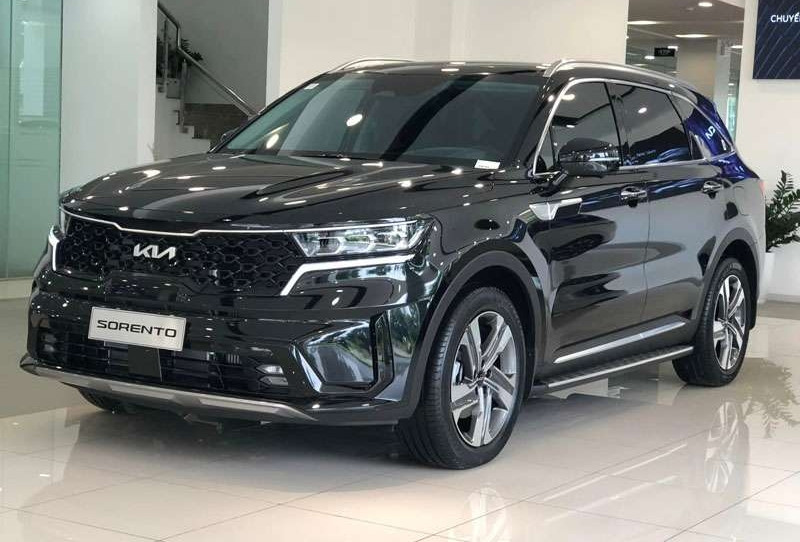 Đại lý xả hàng KIA Sorento VIN 2025, hạ giá dưới 900 triệu để đón bản mới