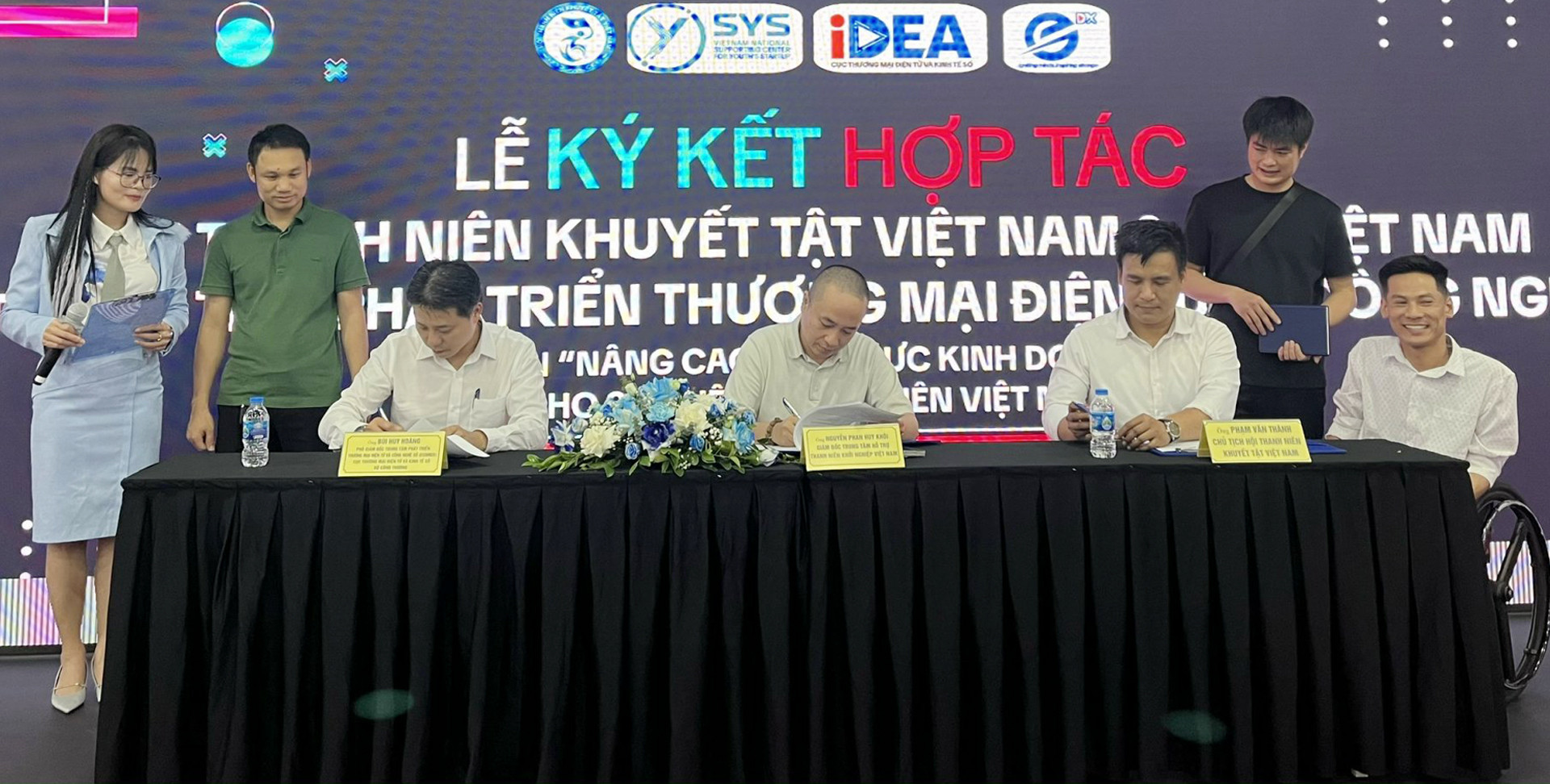 dao tao ky nang so cho nguoi khuyet tat 01.jpg