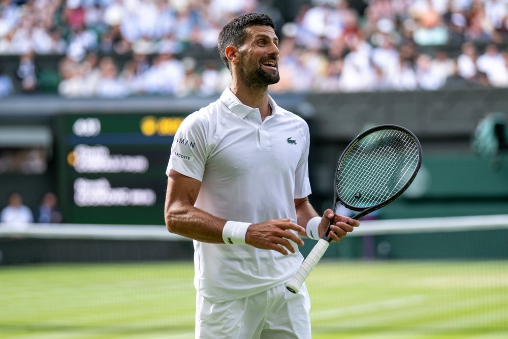 Djokovic thắng hú vía, chạm trán Sinner ở bán kết Wimbledon
