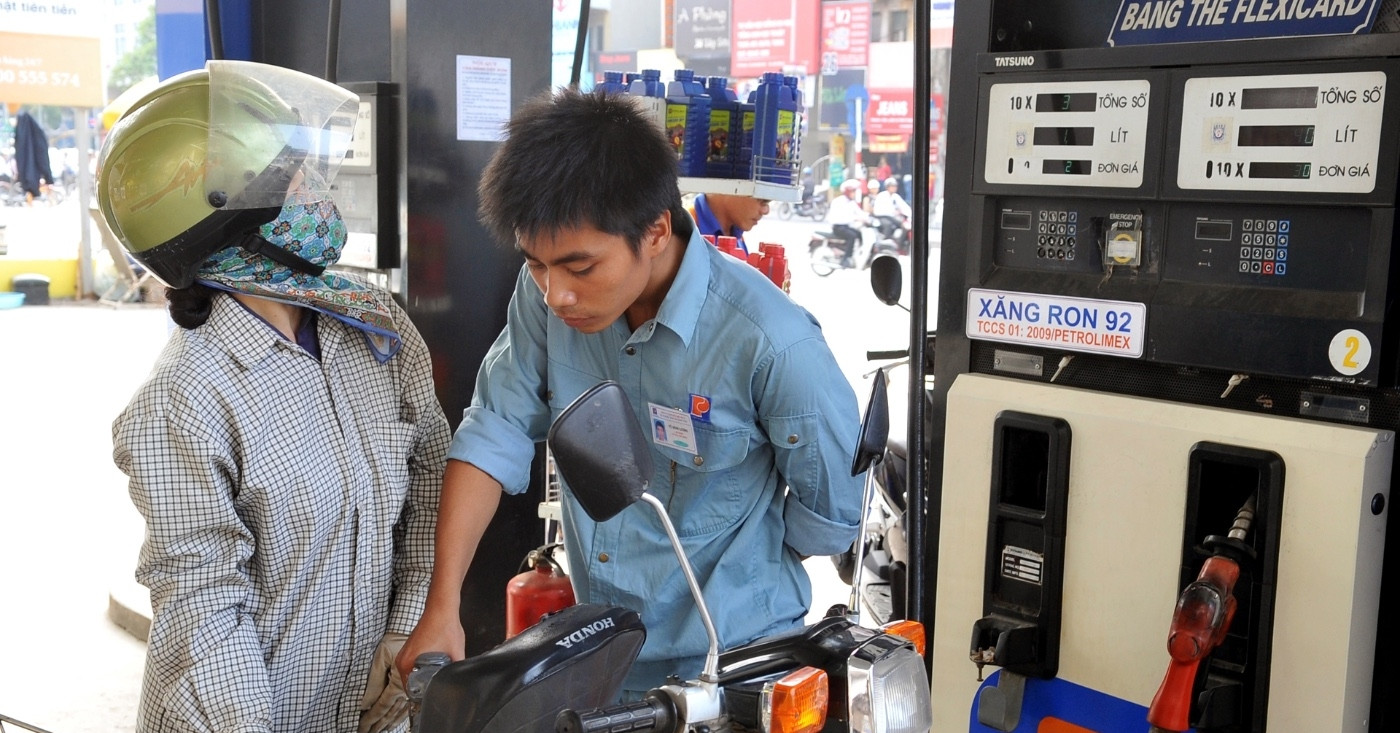 Giá xăng dầu tăng trở lại, dầu diesel có mức tăng cao nhất