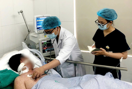 Hai người đàn ông nguy kịch vì mắc căn bệnh của 'trẻ em'