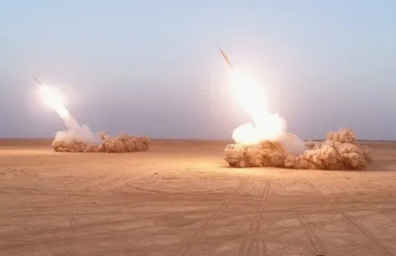 Iran dọa đáp trả quân sự ‘khắc nghiệt’ với Israel và phương Tây