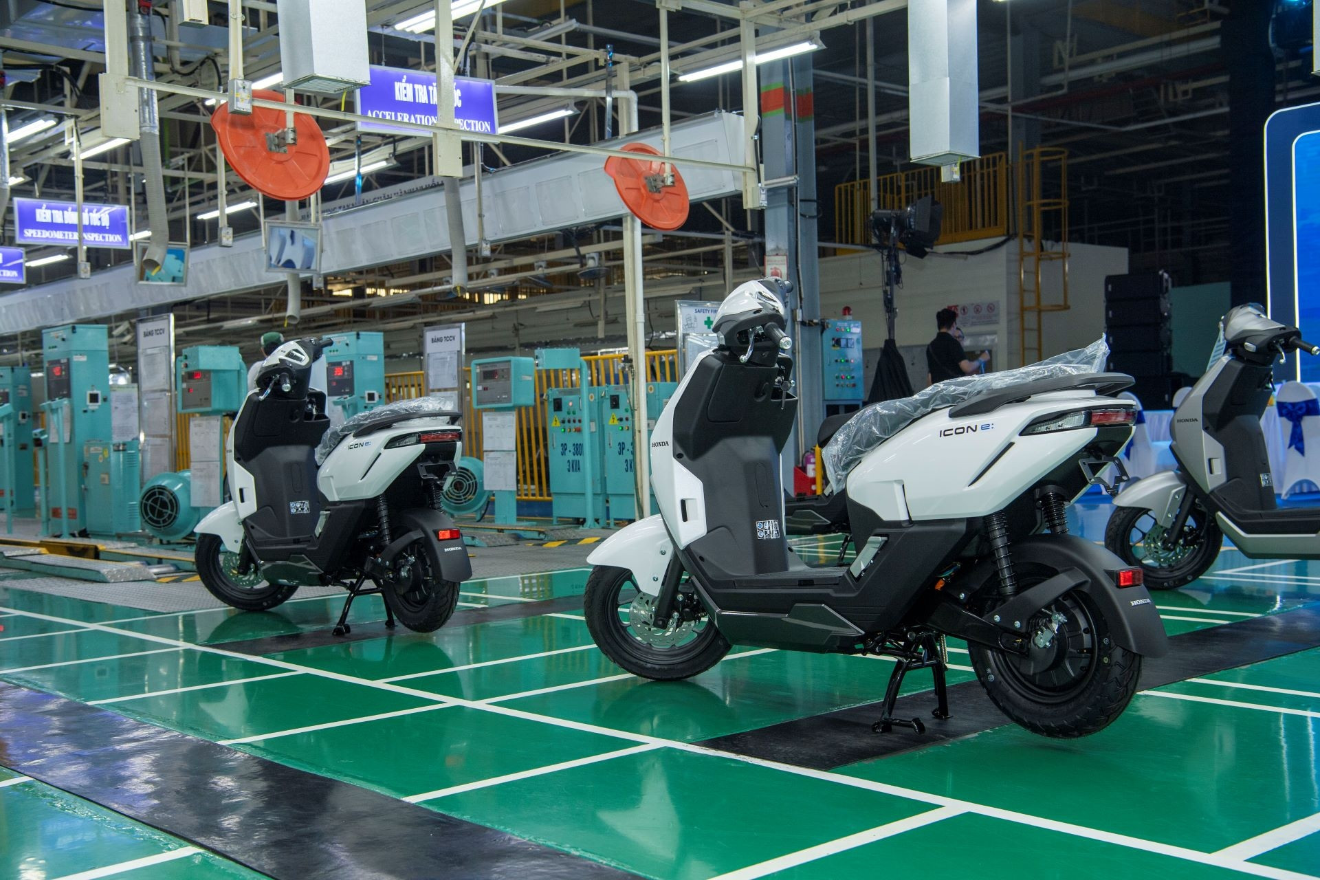 Nguồn cung dồi dào, xe máy mới bán hút hàng nhờ giảm giá mạnh