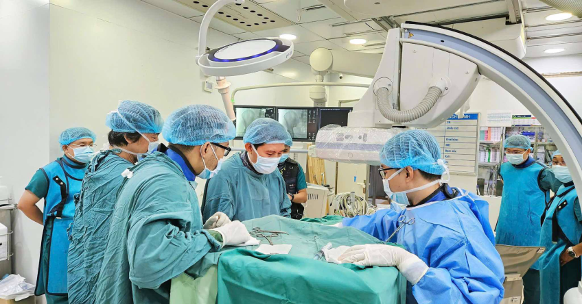 Nửa đêm, vợ nhanh trí giúp chồng sống sót từ dấu hiệu lạ