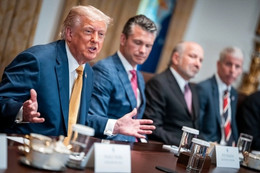 Ông Trump gửi thêm thư thông báo thuế với 8 nước, Brazil chịu mức 50%