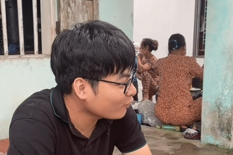 Rể miền Trung ngỡ ngàng cảnh ăn cỗ lúc 7h ở miền Bắc, ngại thử 1 món trong mâm