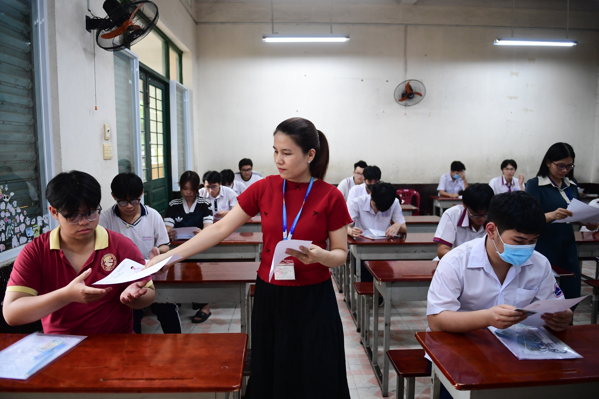 Sẽ báo cáo Ủy ban Thường vụ Quốc hội về đề thi tốt nghiệp THPT một số môn