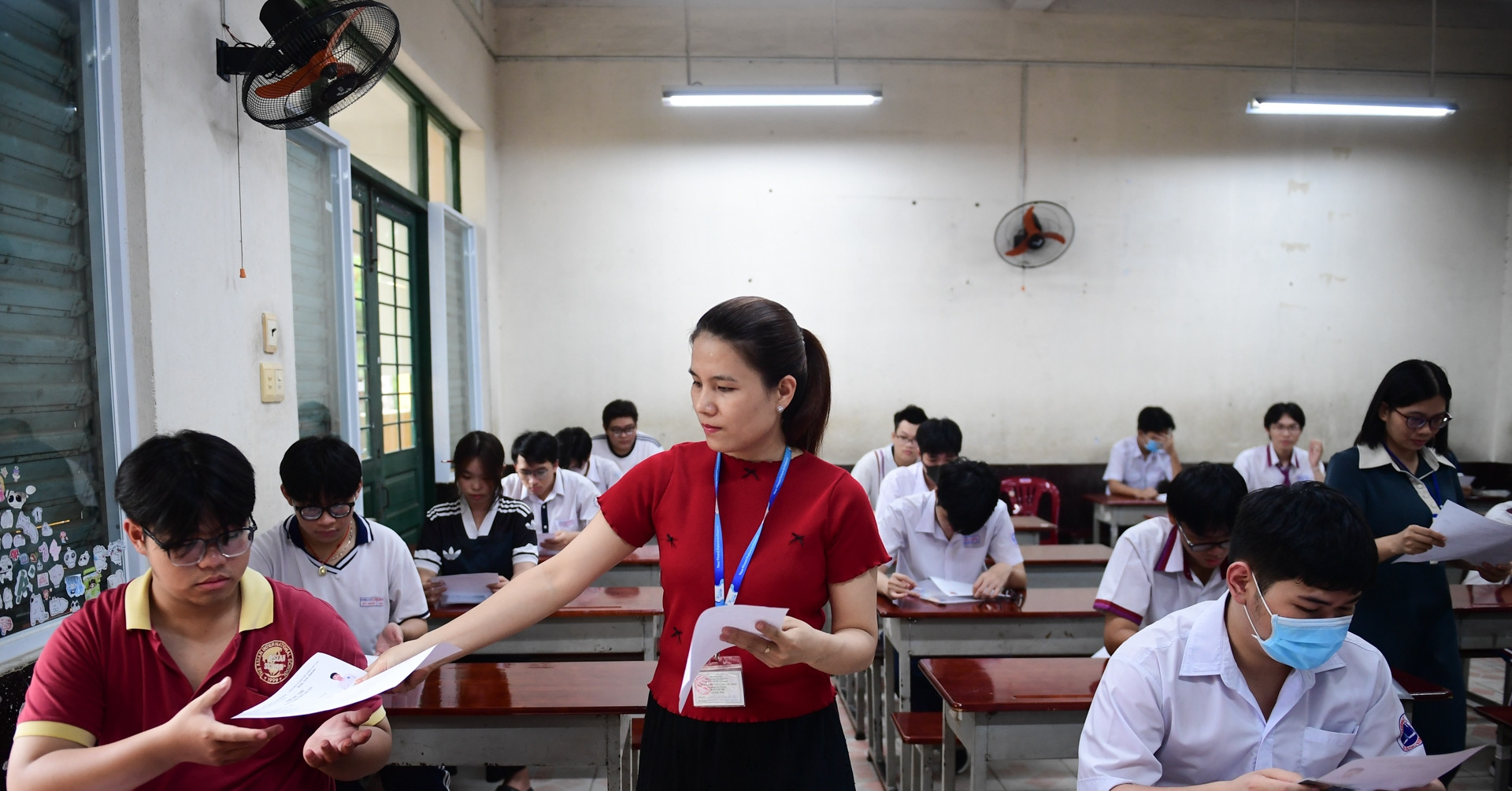 Sẽ báo cáo Ủy ban Thường vụ Quốc hội về đề thi tốt nghiệp THPT một số môn