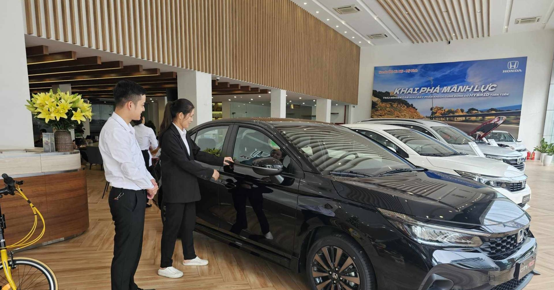 Thị trường ô tô ‘bừng tỉnh’, doanh số tháng 6 vọt lên mức cao nhất từ đầu năm