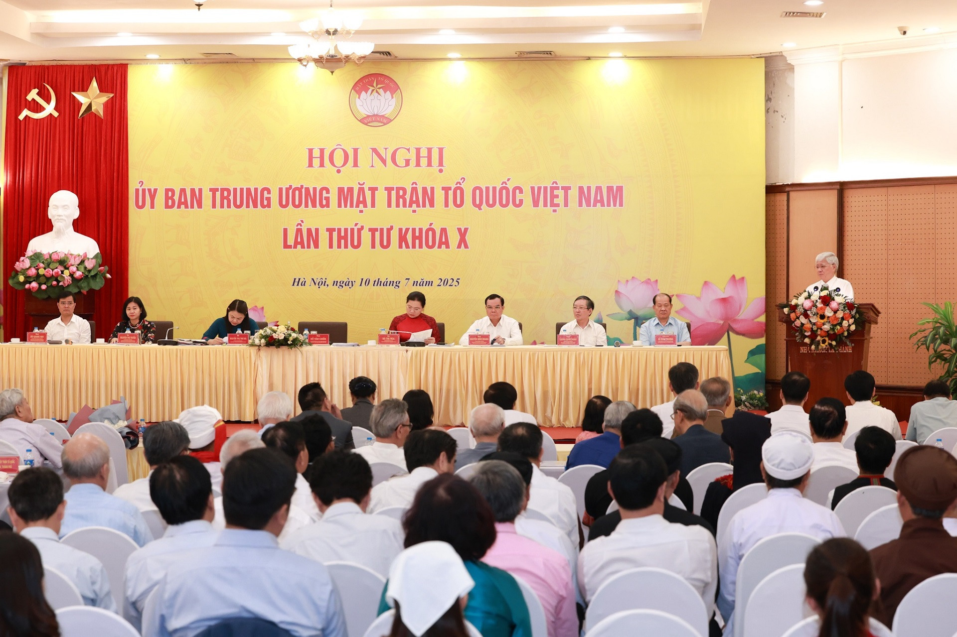 Toan canh hoi nghi bai hang gia.jpg