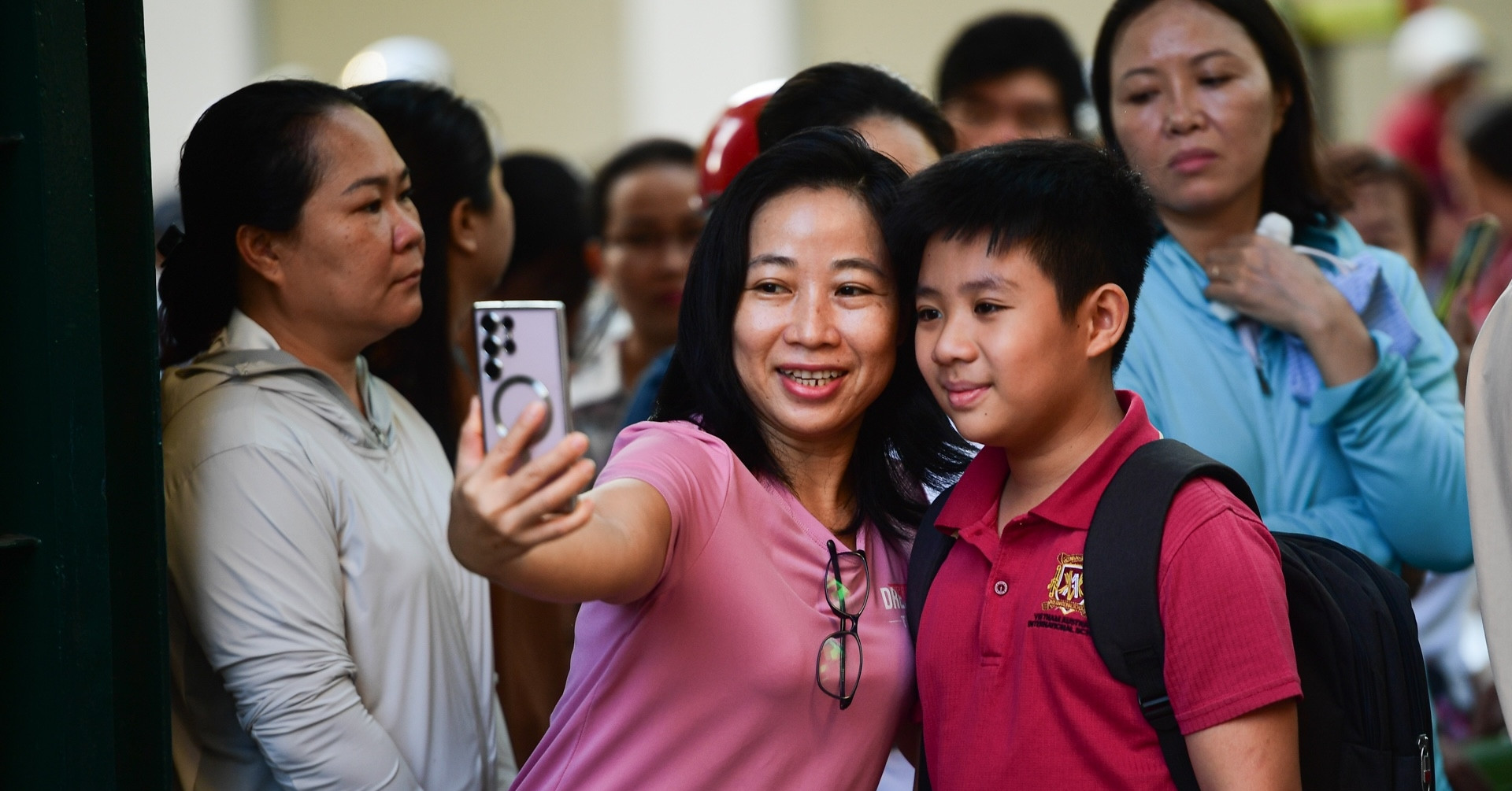 TPHCM dự kiến cấm học sinh dùng điện thoại trong trường học