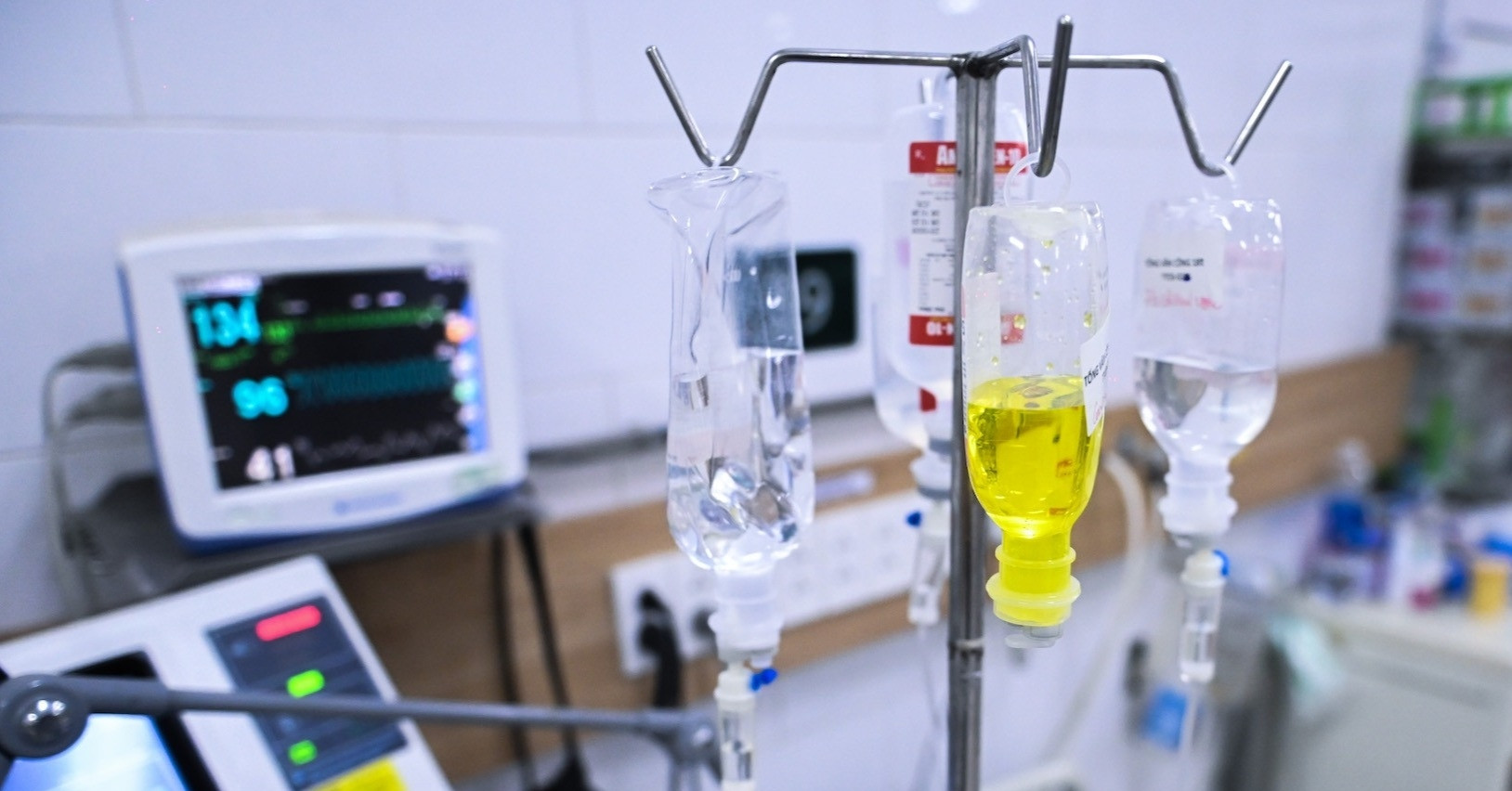 Trẻ đi cấp cứu sau khi uống loại thuốc đóng gói như kẹo thạch