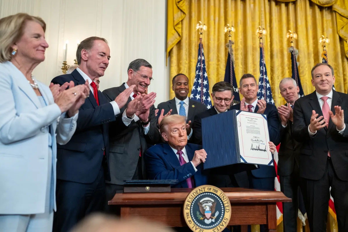 TrumpthueAuto WH.jpg