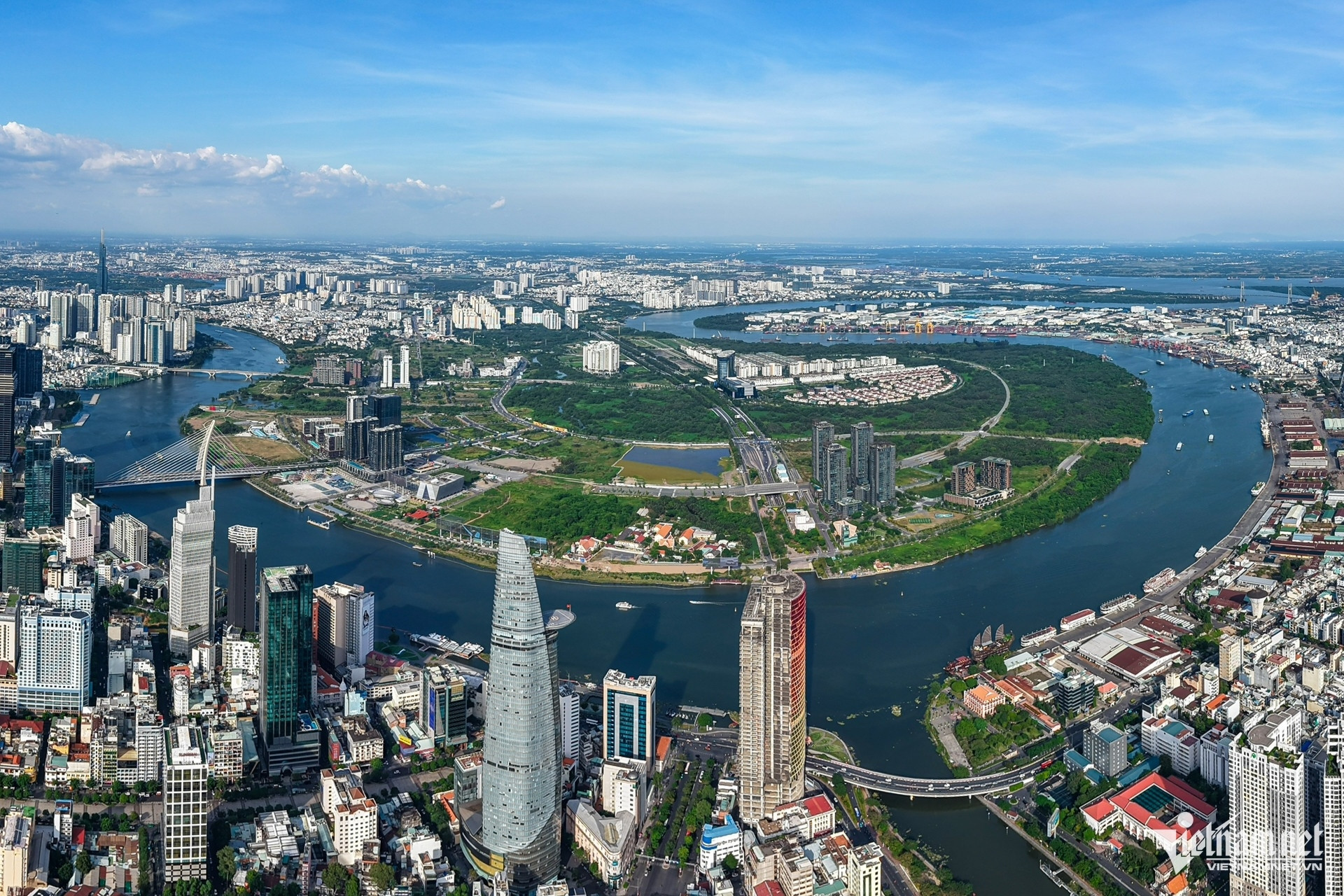 Vì sao ‘siêu đô thị’ TPHCM chưa đuổi kịp Jakarta về quy mô kinh tế?