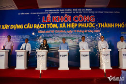W-z6789378562424_c8698f487d2a3d7d4490b56677e8ec8b.jpg