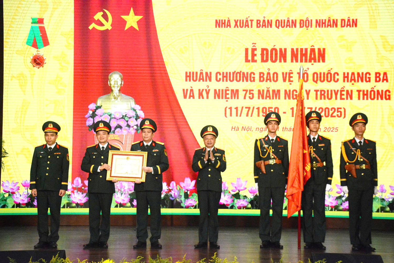 618f2ffe50cfe691bfde.jpg