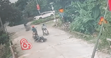 Chàng trai Hải Phòng nhanh trí cứu sống bé trai 7 tuổi ngay trước mũi tàu hỏa