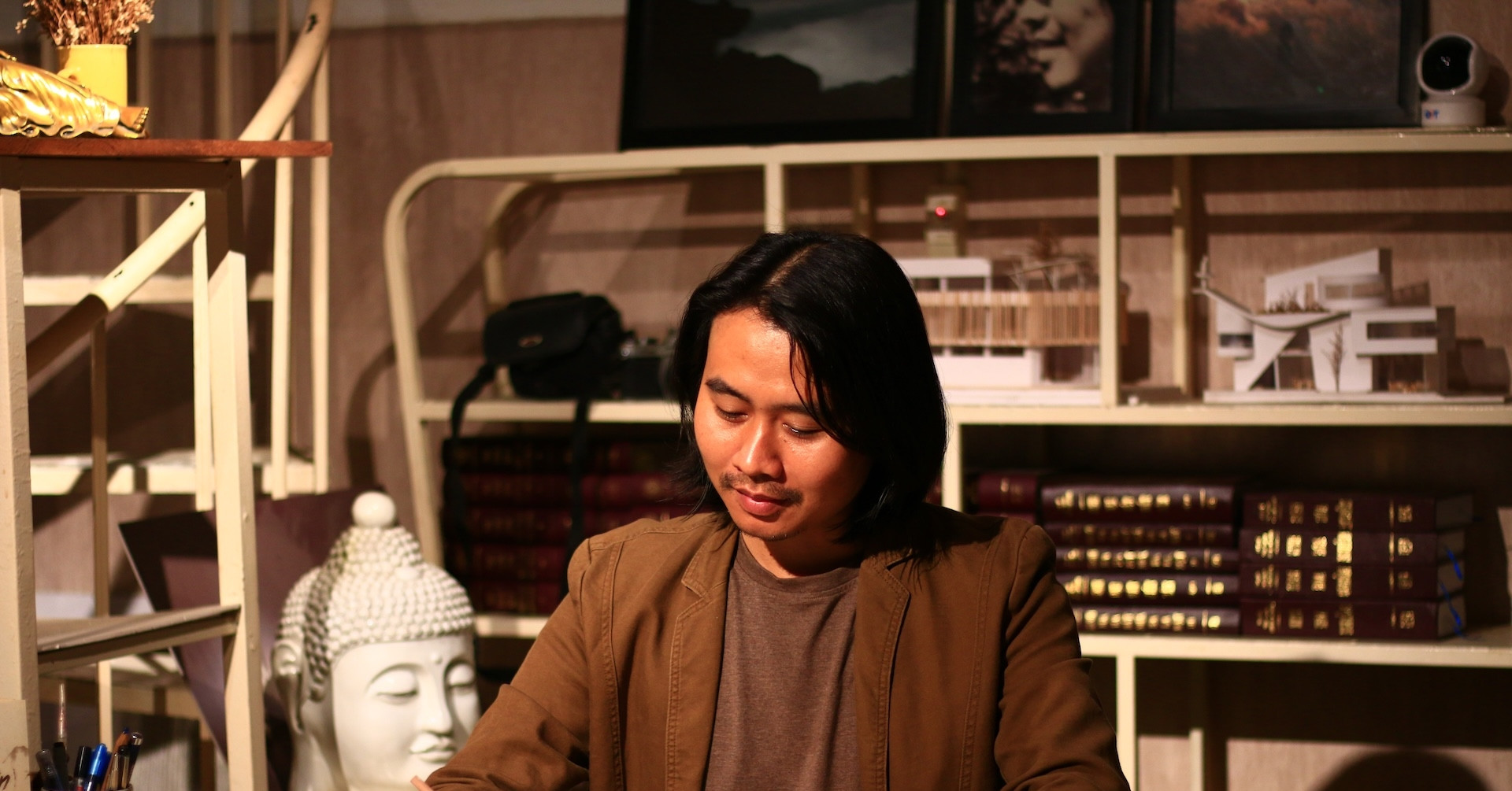 Gã "lập dị" trong thế giới kiến trúc, tạo ra những "ngôi nhà chữa lành"