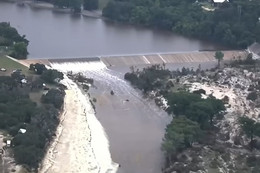 Giới chuyên gia Mỹ bác tin đồn gieo mưa nhân tạo gây thảm họa lũ lụt ở Texas