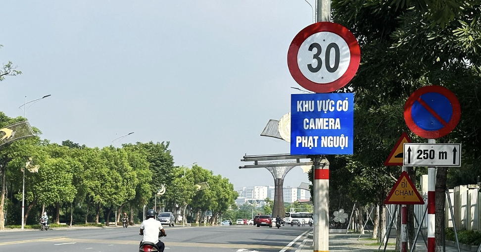 Lái xe từ tốc độ 50-60km/h giảm đột ngột xuống 30km/h: Dễ tai nạn, ăn phạt nguội