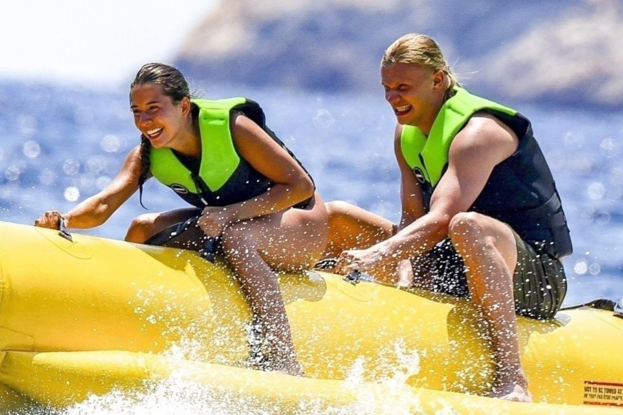 haaland backgrid 5.jpg