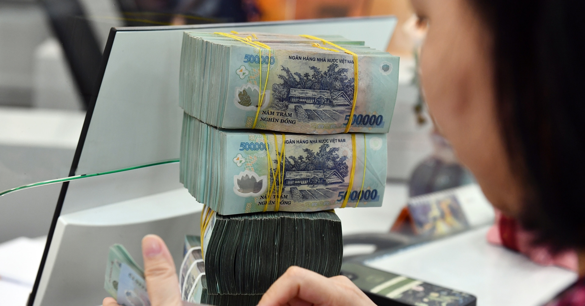 Lãi suất vay thế chấp và vay tín chấp khác nhau thế nào?