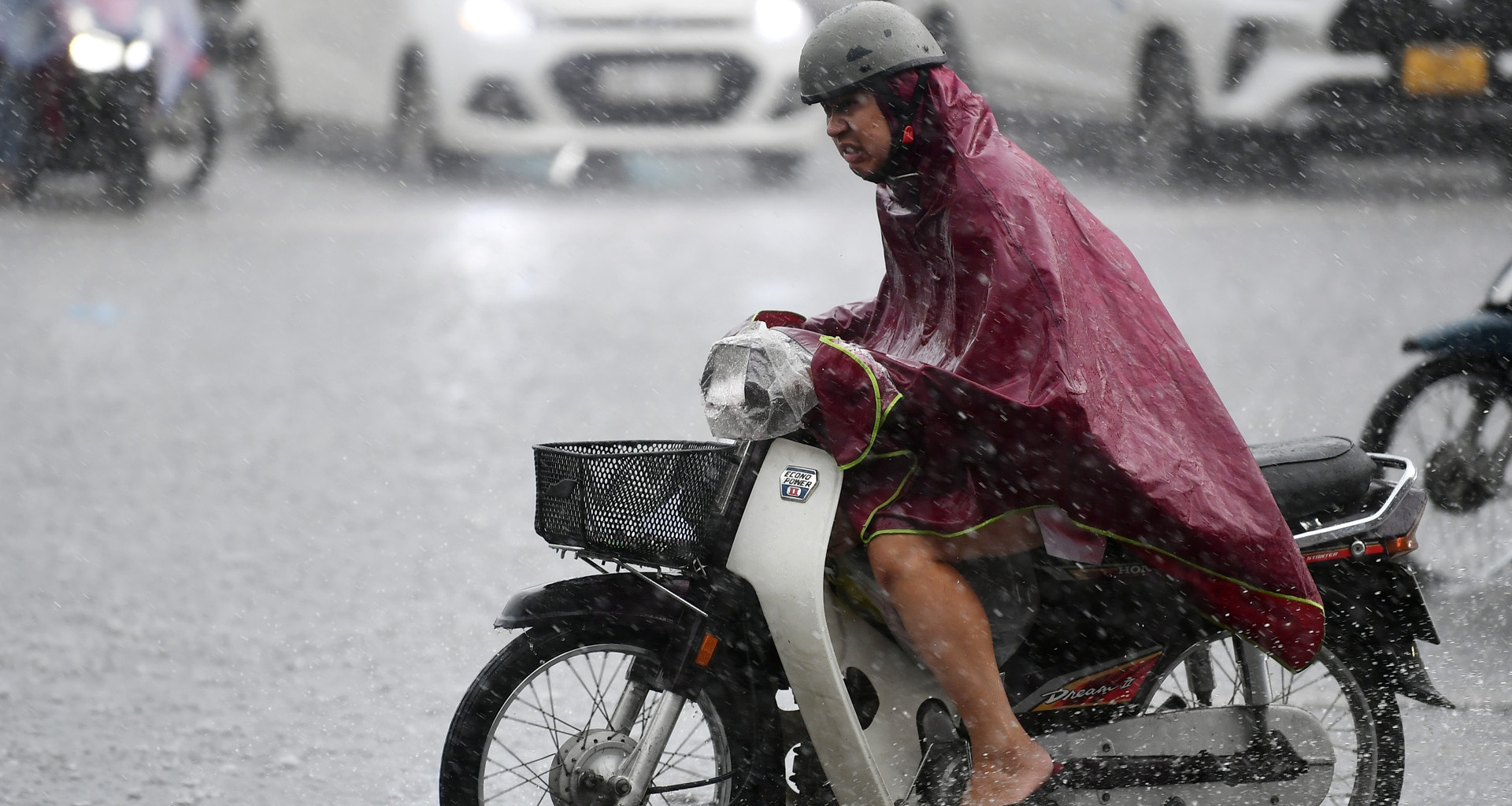 Miền Bắc sắp nắng nóng rồi lại đón tiếp mưa giông mới, thời tiết còn &amp;apos;dị thường&amp;apos;