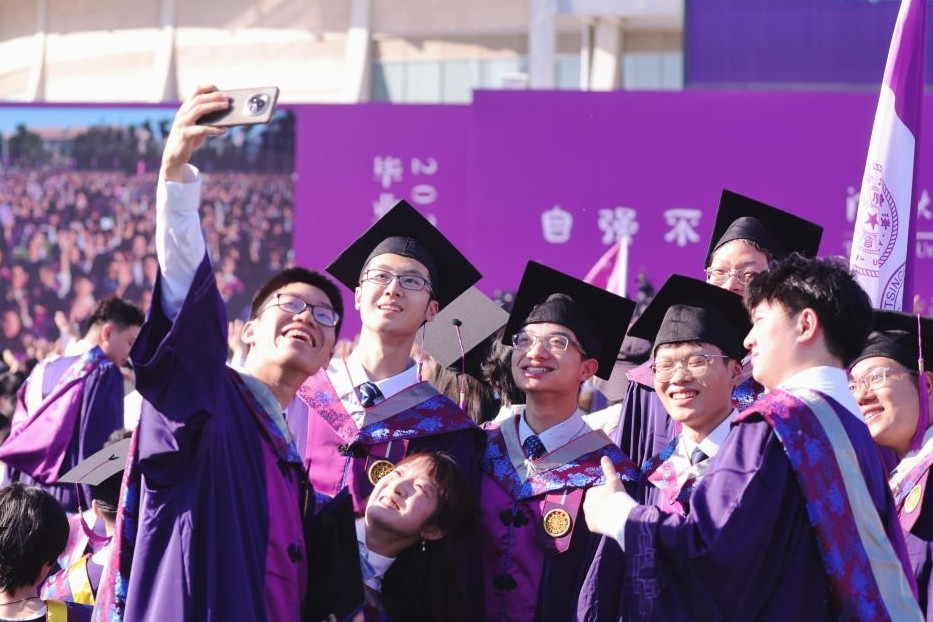 Phát biểu lạ về 'Người tiên phong cô độc' của hiệu trưởng đại học nổi tiếng