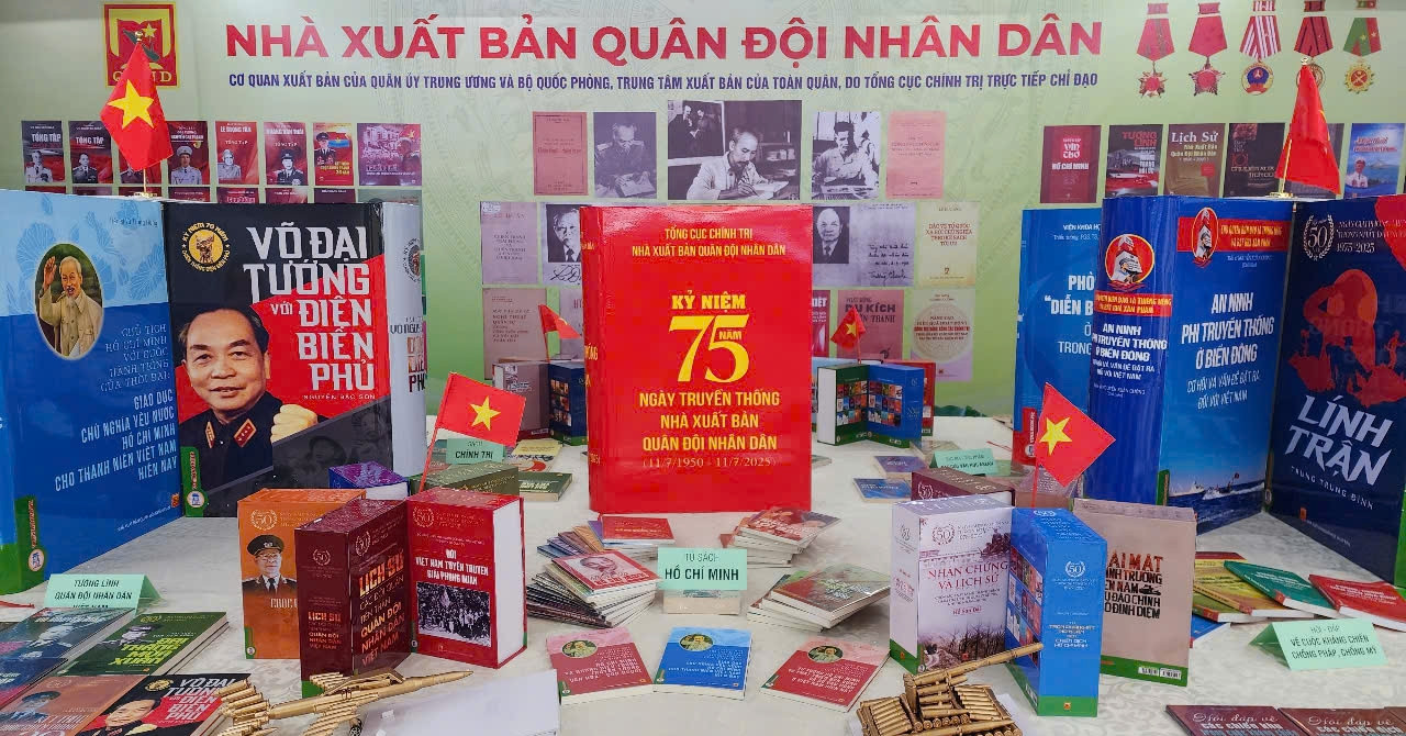 Thế hệ làm xuất bản quân sự tự hào với gần 7 triệu bản in trong 75 năm