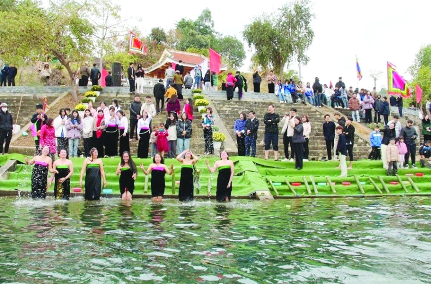 “Vùng sông nước” Quỳnh Nhai là điểm đến của du khách khi đến Sơn La.jpg