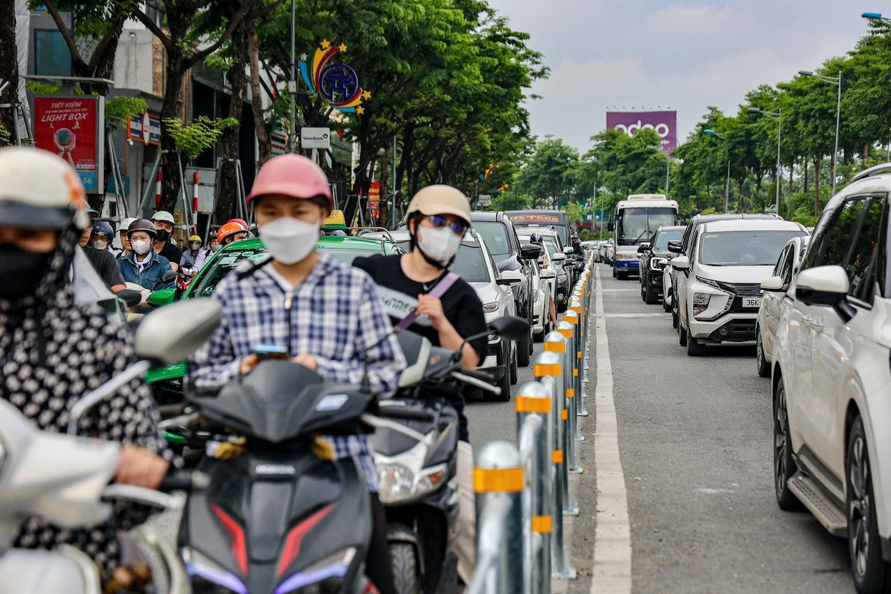 Hà Nội cấm xe máy xăng vào vành đai 1 từ 7/2026: Nhanh chóng hỗ trợ người dân đổi xe