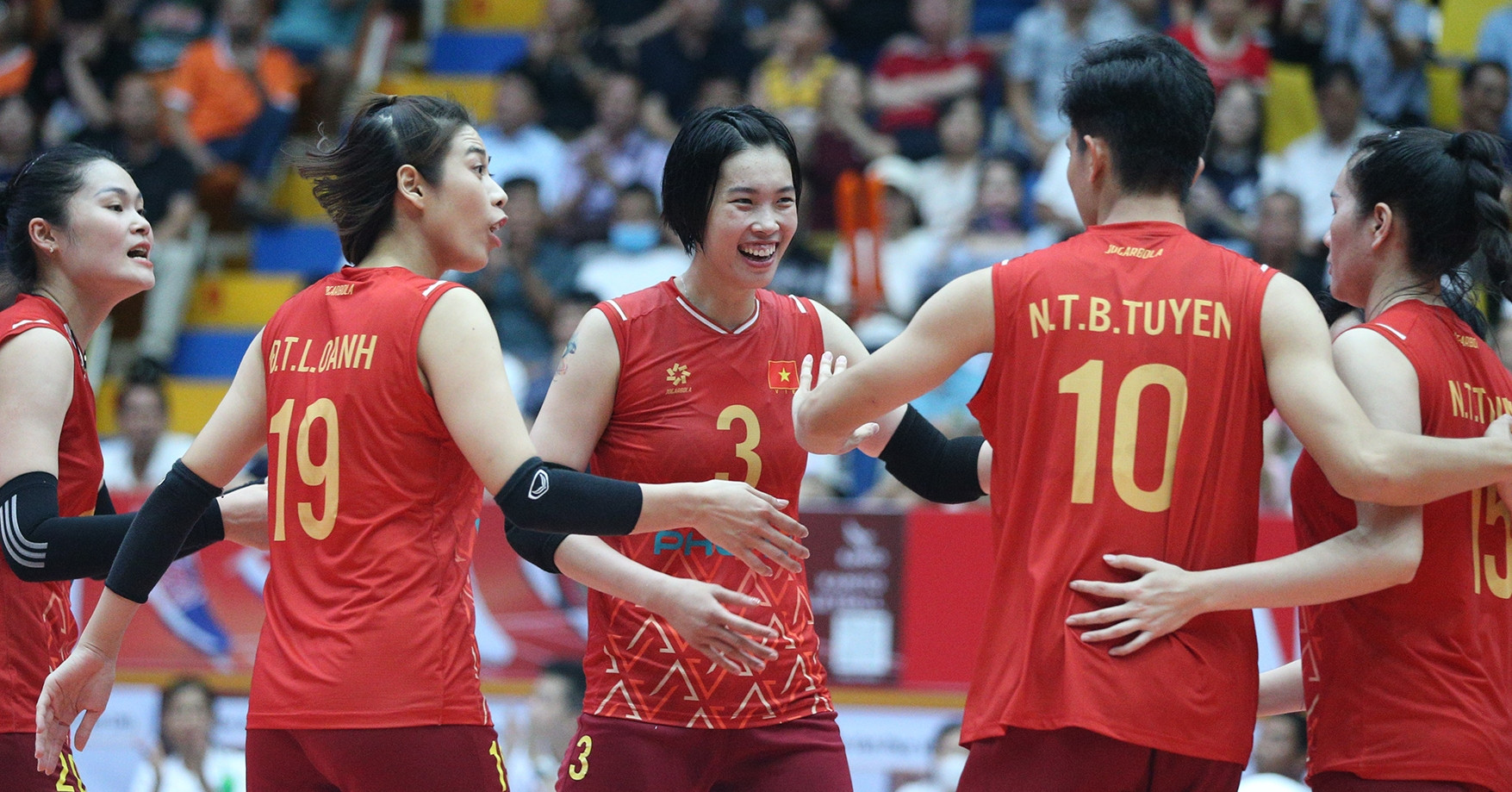 Bất ngờ người thay Bích Tuyền, Thanh Thúy ở giả...