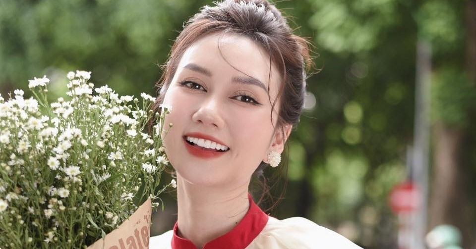 Diễn viên Hương Giang đăng ký kết hôn