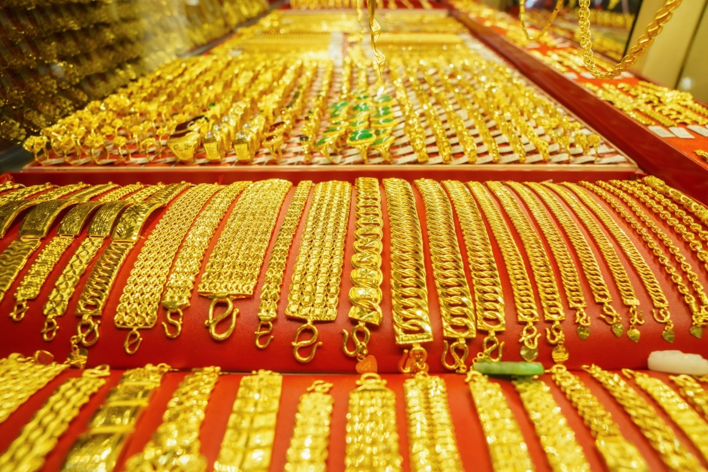 Giá vàng nổi sóng, dự báo tăng tốc thoát khỏi vùng giằng co